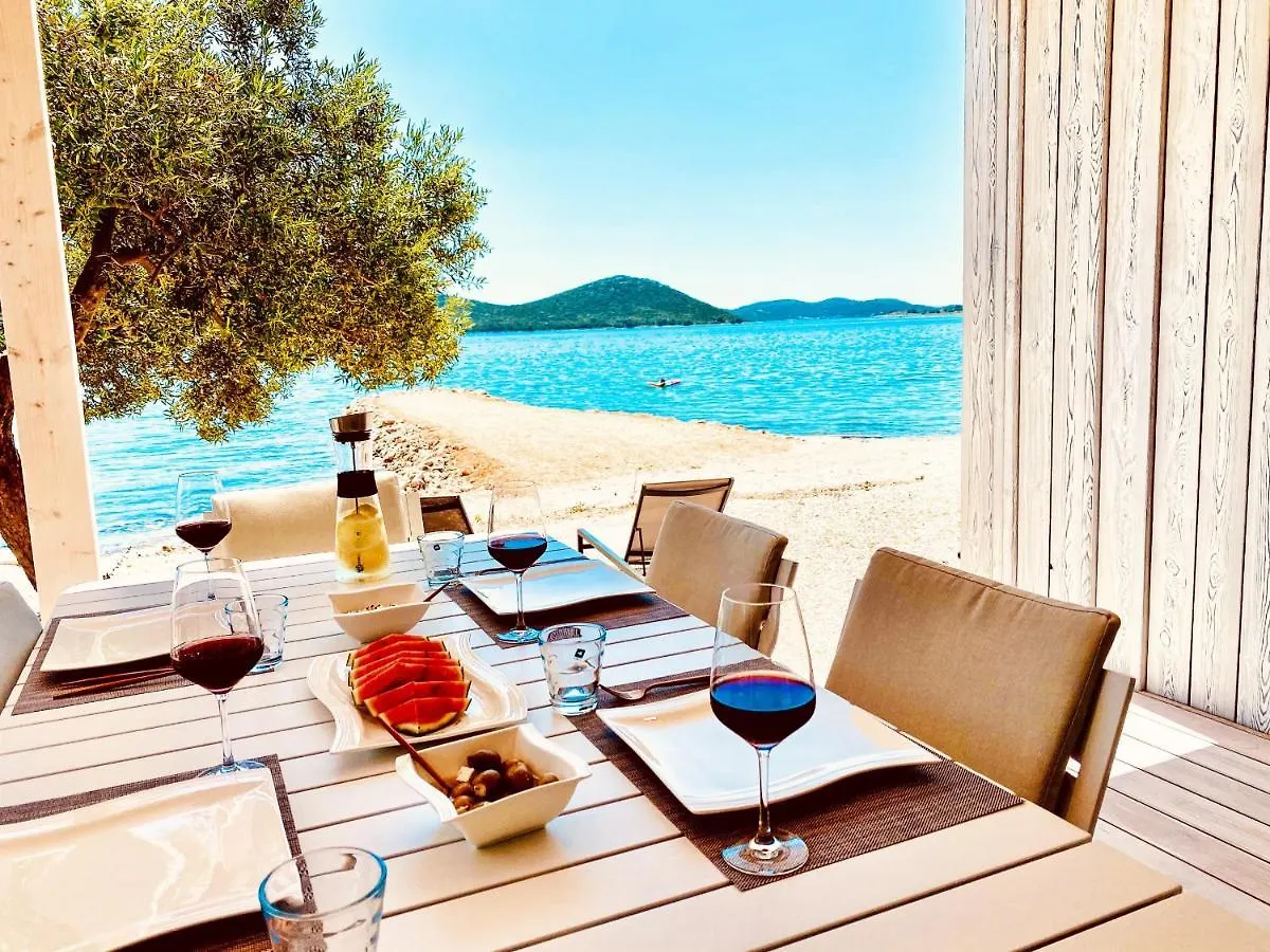 Buqez Eco Resort - Beach Villa 28 - Directly By Beach Drage