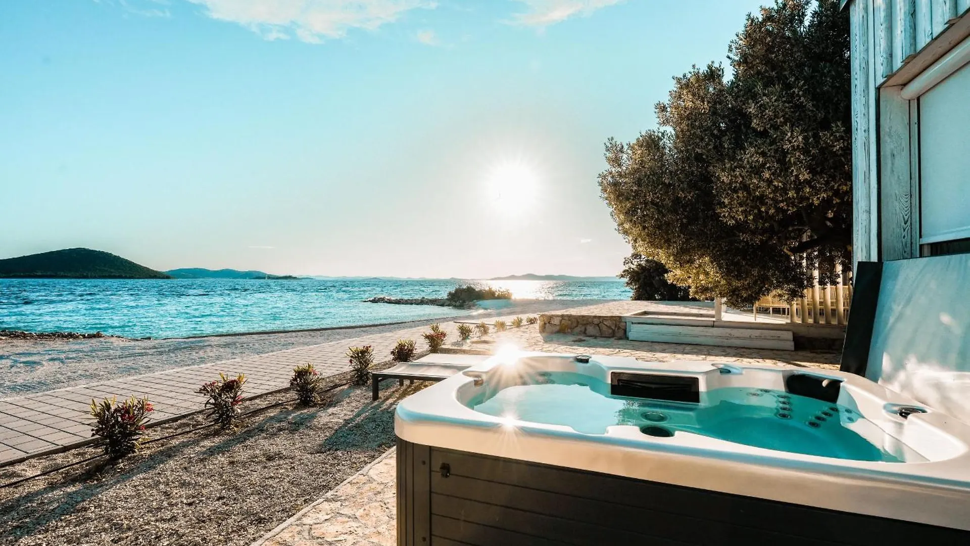 Buqez Eco Resort - Beach Villa 28 - Directly By Beach Drage